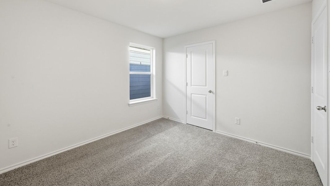 Spacious, unfurnished interior of a new home in Arbor Trails South, Princeton (Image 6).