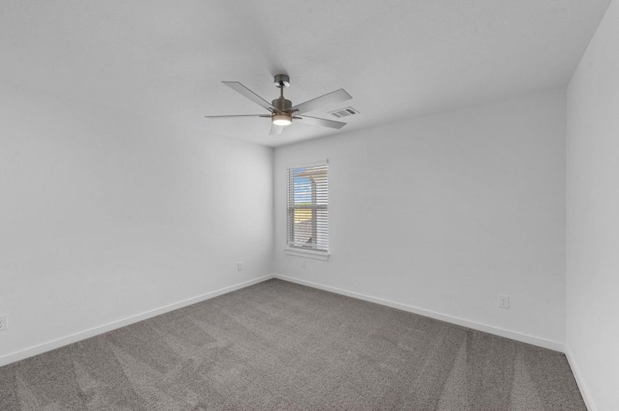 Spacious, unfurnished interior of a new home in Grand Mason Crossing, Katy (Image 21).