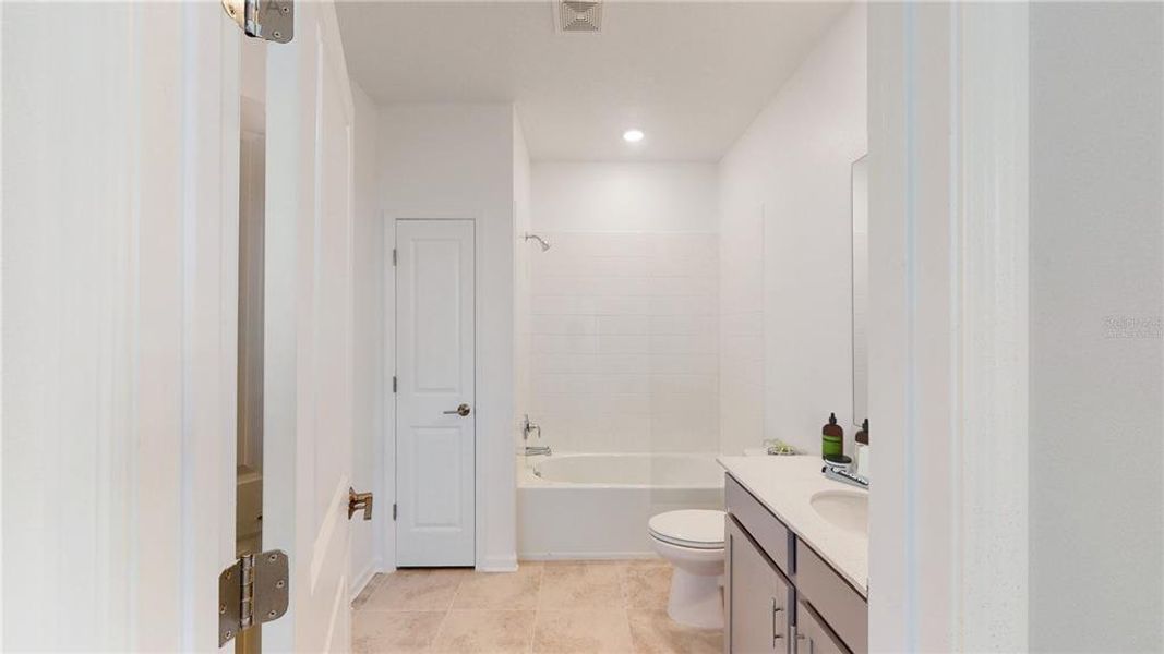 Furnished interior view inside a new home in Tohoqua: Cottages Collection, Kissimmee (Image 9).