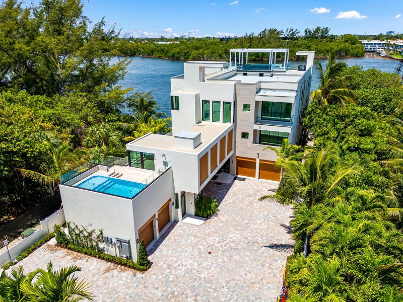 900 LAGO MAR