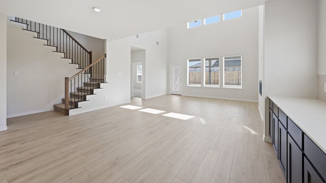 Representative unfurnished interior of a home built from the Oakridge by D.R. Horton in Morning Ridge, Princeton (Image 16).