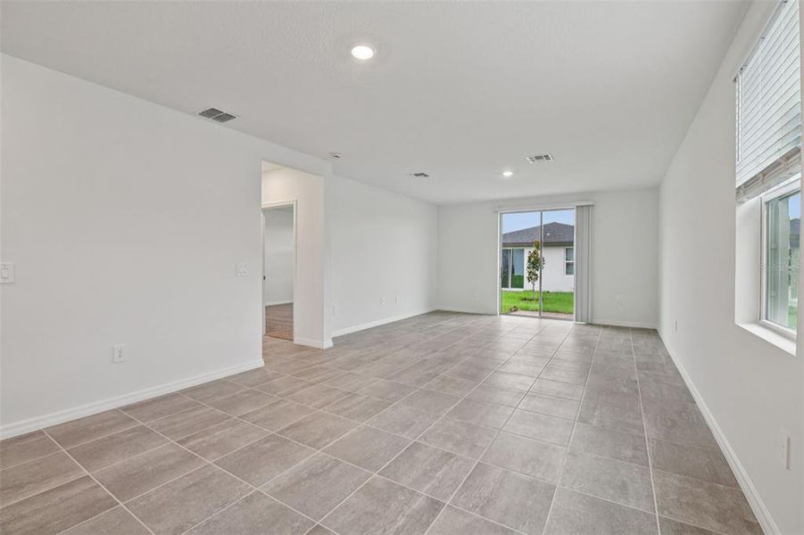 Spacious, unfurnished interior of a new home in Hamilton Bluff - Classic Series, Lake Hamilton (Image 32).