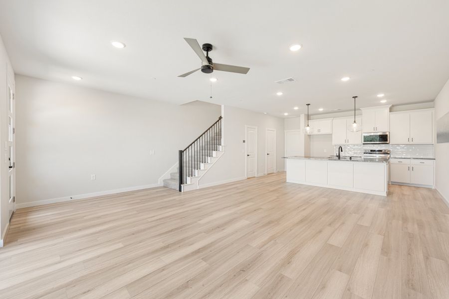 Spacious, unfurnished interior of a new home in Wildridge, Oak Point (Image 24). Spacious, unfurnished interior of a new home in Wildridge, Oak Point (Image 24).