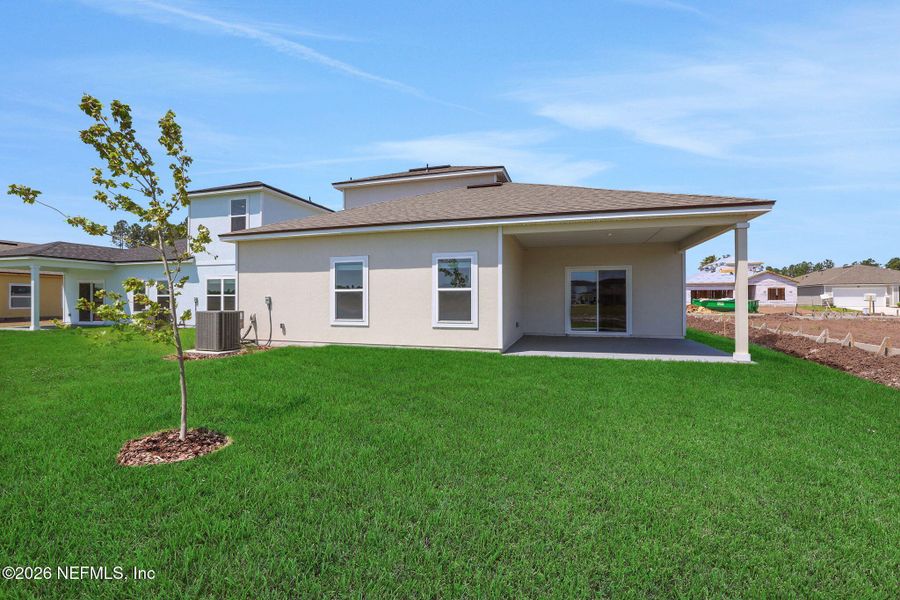 Exterior details and patio area of a home in Diamond Springs, Jacksonville (Image 3).