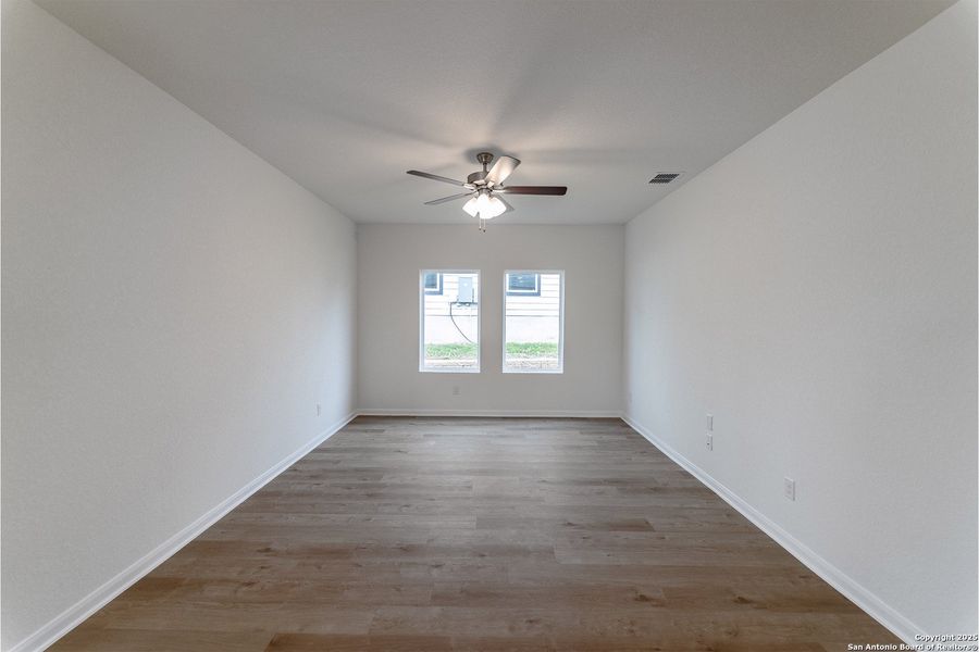 Spacious, unfurnished interior of a new home in Willow View, Converse (Image 9).