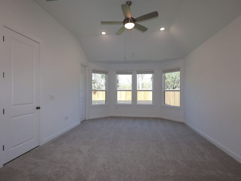 Spacious, unfurnished interior of a new home in Barksdale, Leander (Image 16).