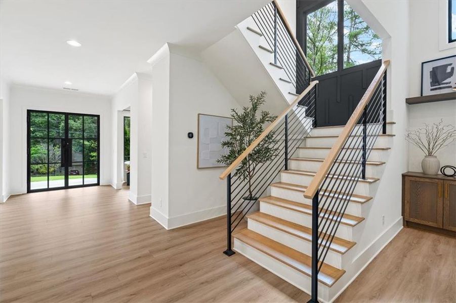 Spacious, unfurnished interior of a new home in , Alpharetta (Image 70). Spacious, unfurnished interior of a new home in , Alpharetta (Image 70).