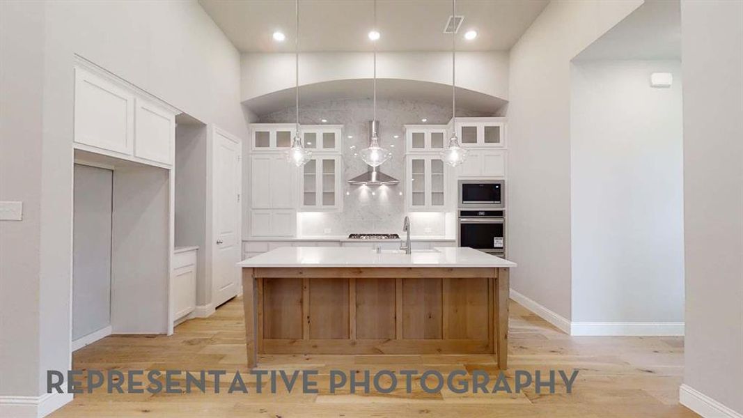 Furnished interior view inside a new home in Quail Hollow, Rockwall (Image 11). Furnished interior view inside a new home in Quail Hollow, Rockwall (Image 11).