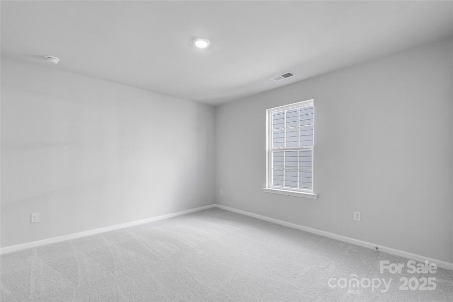 Spacious, unfurnished interior of a new home in Redhawk: Walk, Belmont (Image 19).