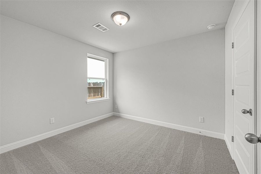 Spacious, unfurnished interior of a new home in Stonebrooke, Conroe (Image 17).