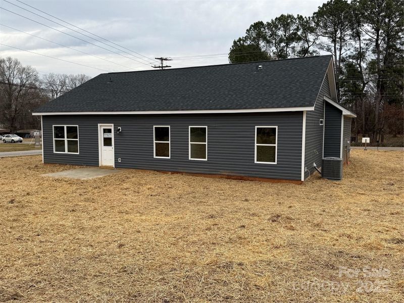 Exterior details and patio area of a home in , Newton (Image 3).