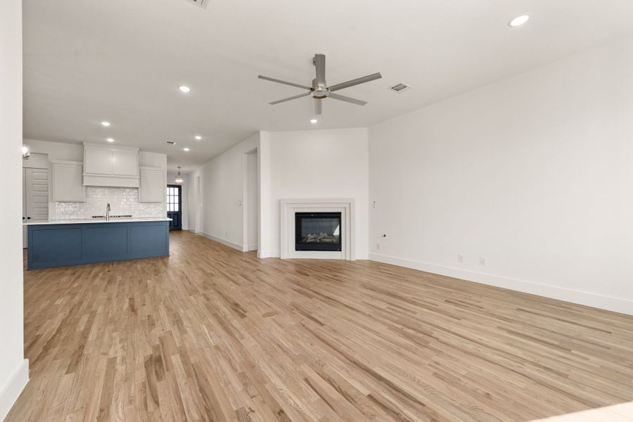 Spacious, unfurnished interior of a new home in Settlers Glen, New Fairview (Image 28). Spacious, unfurnished interior of a new home in Settlers Glen, New Fairview (Image 28).