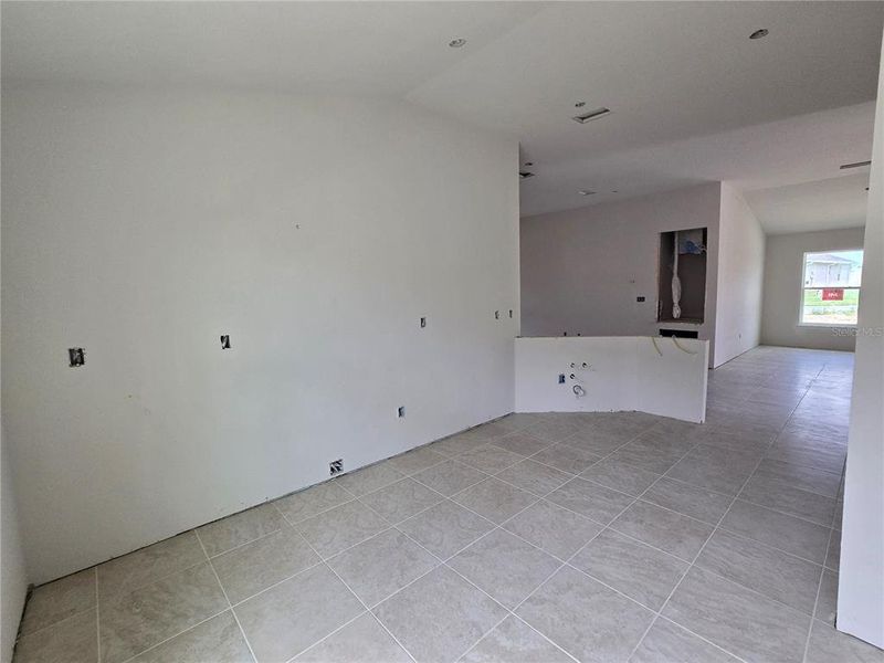 Spacious, unfurnished interior of a new home in Twisted Oaks, Beverly Hills (Image 12).
