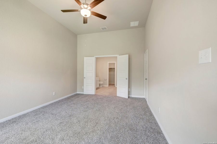 Spacious, unfurnished interior of a new home in Agave, San Antonio (Image 29).