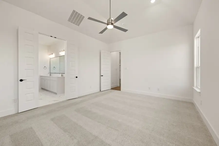 Spacious, unfurnished interior of a new home in Settlers Glen, New Fairview (Image 32). Spacious, unfurnished interior of a new home in Settlers Glen, New Fairview (Image 32).
