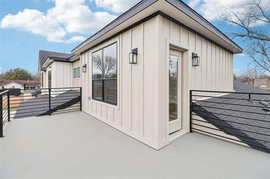 Exterior details and patio area of a home in , McKinney (Image 3).