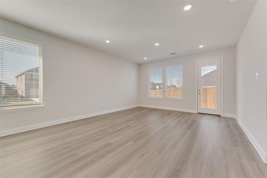 Spacious, unfurnished interior of a new home in Walden Pond, Forney (Image 22).