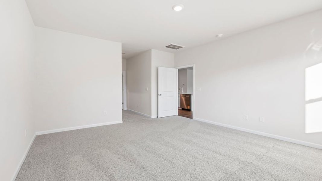 Spacious, unfurnished interior of a new home in Bentley Park, Greenwood (Image 13). Spacious, unfurnished interior of a new home in Bentley Park, Greenwood (Image 13).