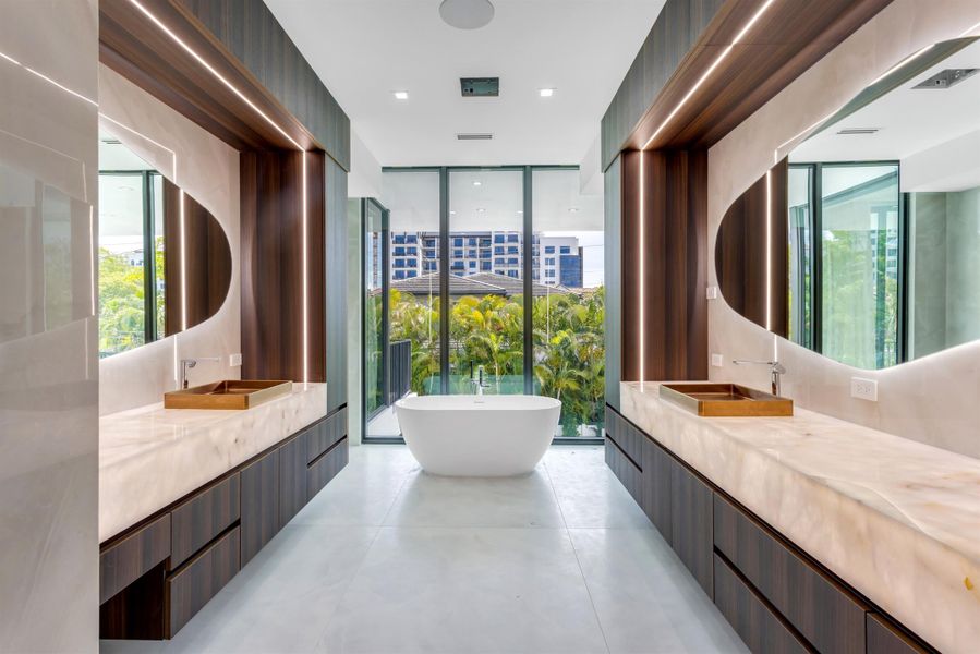 PRIMARY_BATHROOM_STRAIGHT_EB PRIMARY_BATHROOM_STRAIGHT_EB