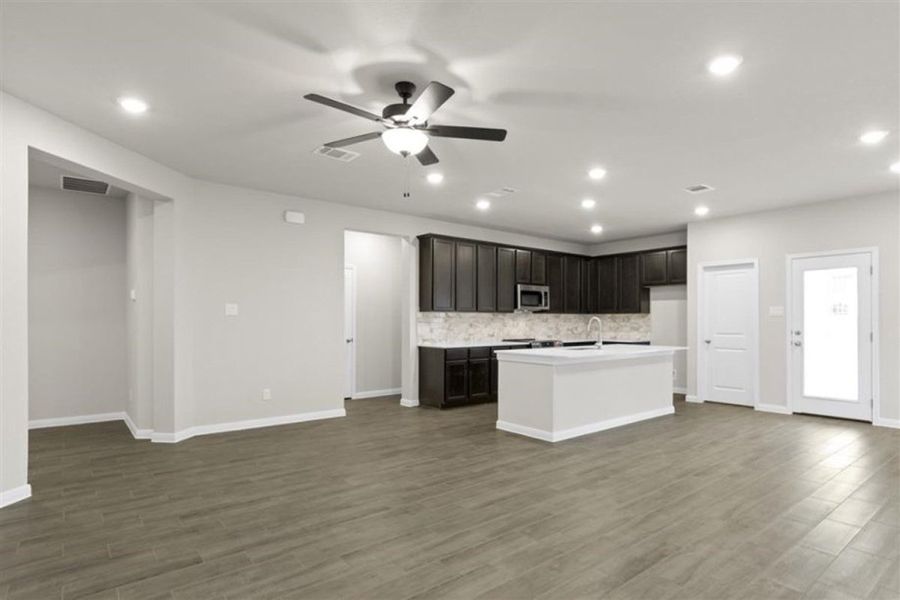 Representative furnished interior of a home built from the Ford by Pacesetter Homes in Crosswinds, Kyle (Image 13). Representative furnished interior of a home built from the Ford by Pacesetter Homes in Crosswinds, Kyle (Image 13).