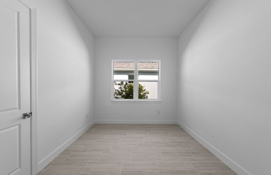 Spacious, unfurnished interior of a new home in BeachWalk by Manasota Key, Englewood (Image 24).