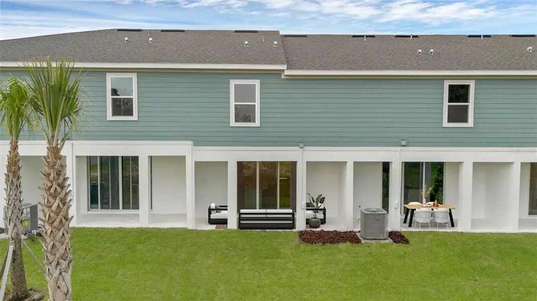 Exterior details and patio area of a home in Shenandoah Reserve, Orlando (Image 4). Exterior details and patio area of a home in Shenandoah Reserve, Orlando (Image 4).