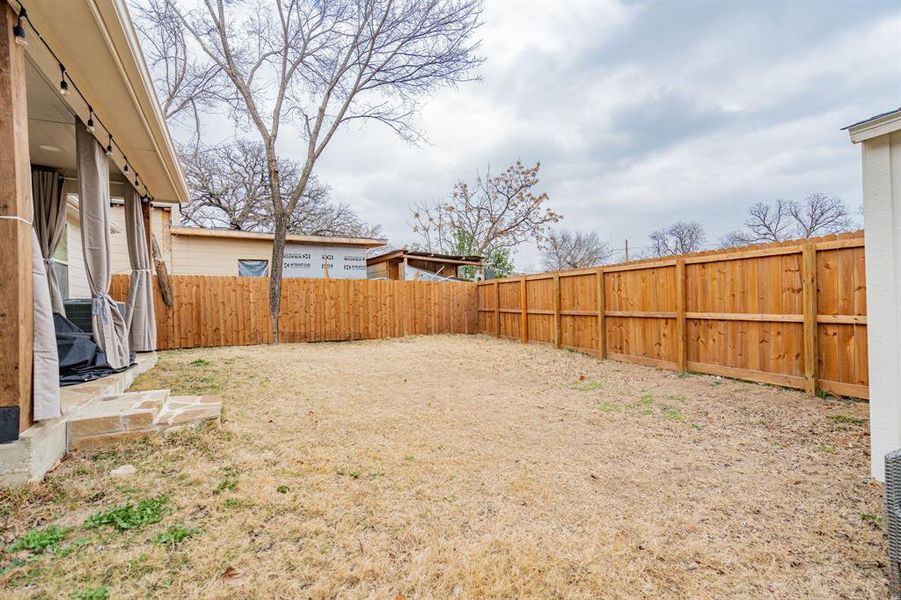 Exterior details and patio area of a home in , Dallas (Image 20).