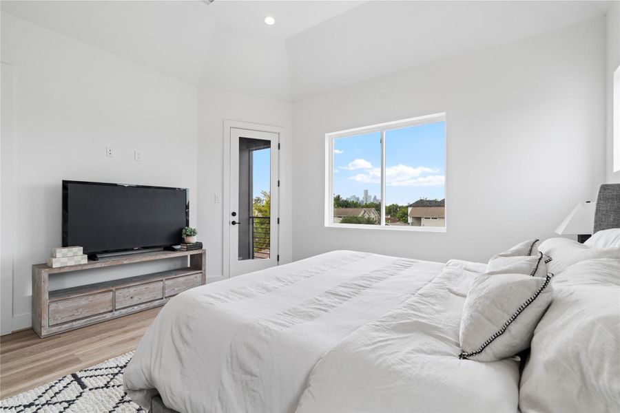 Wake up to beautiful views of the Downtown Houston skyline, or step out onto your private balcony and start your day with a morning coffee. Wake up to beautiful views of the Downtown Houston skyline, or step out onto your private balcony and start your day with a morning coffee.