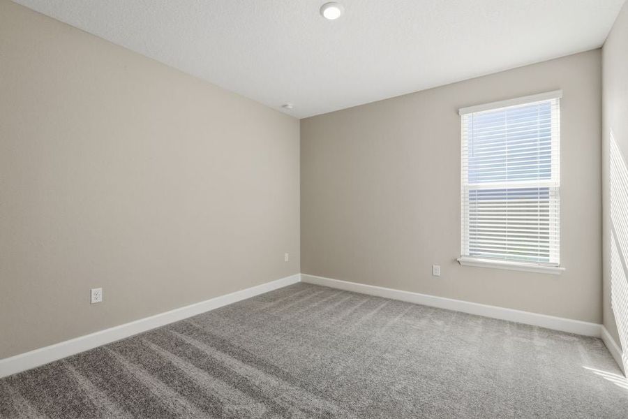 Spacious, unfurnished interior of a new home in Headwaters at Lofton Creek, Yulee (Image 24).