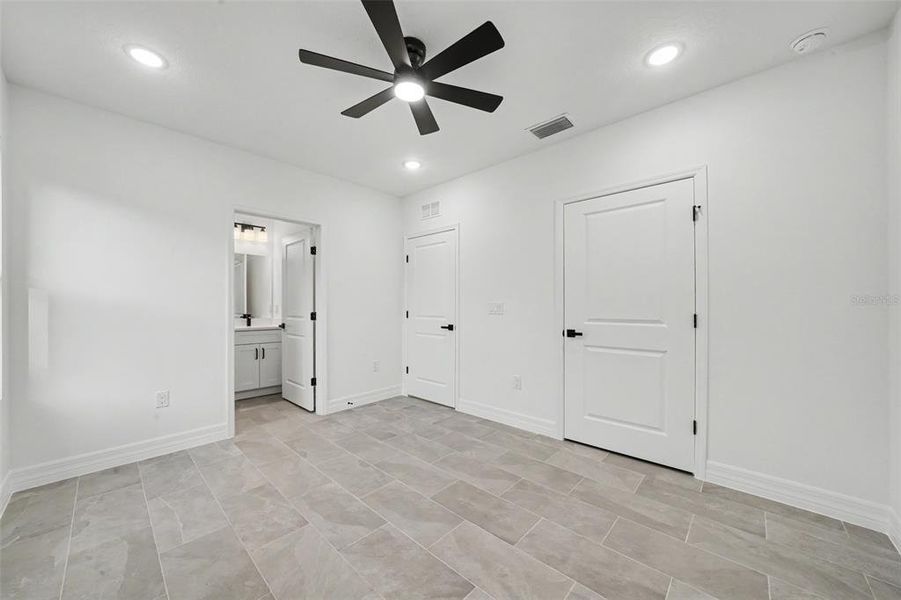 Spacious, unfurnished interior of a new home in , Avon Park (Image 14).
