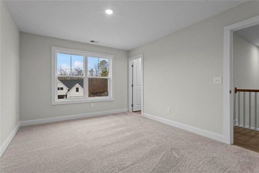 Spacious, unfurnished interior of a new home in , Dallas (Image 20).