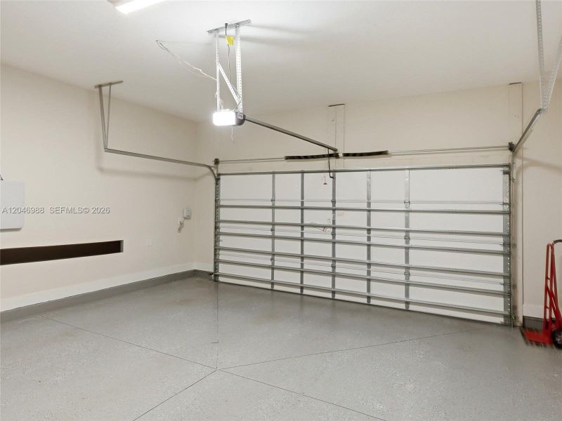 Spacious, unfurnished interior of a new home in , St. Johns (Image 21).