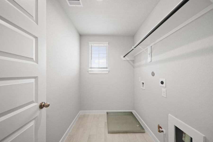 Spacious, unfurnished interior of a new home in Beacon Hill, Waller (Image 24). Spacious, unfurnished interior of a new home in Beacon Hill, Waller (Image 24).