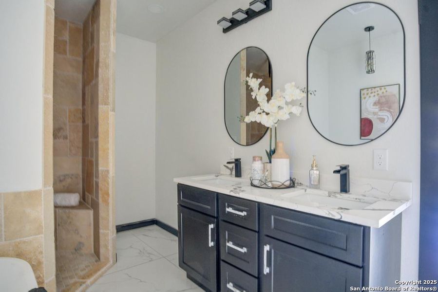 Image 10 of a home in .