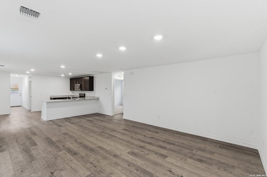 Spacious, unfurnished interior of a new home in Vista Real, Converse (Image 21). Spacious, unfurnished interior of a new home in Vista Real, Converse (Image 21).