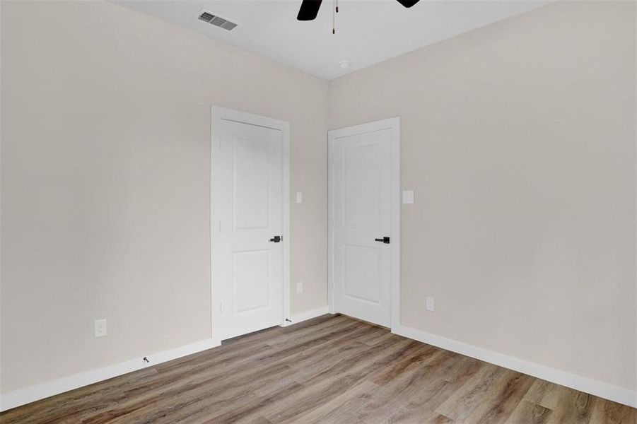Spacious, unfurnished interior of a new home in , Denison (Image 17).