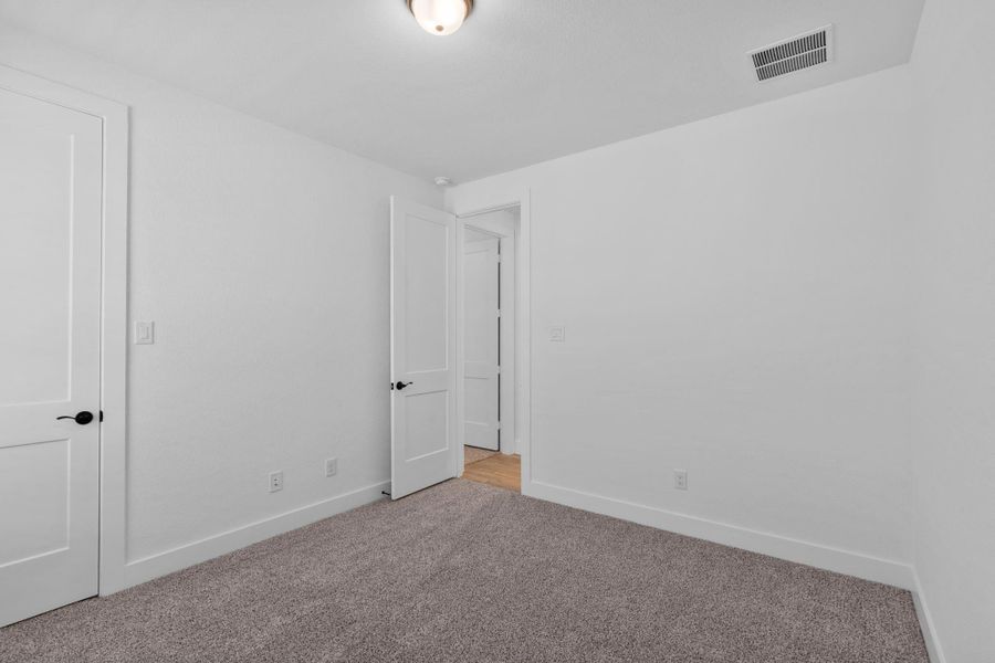 Spacious, unfurnished interior of a new home in Jordan Ranch, Fulshear (Image 16).
