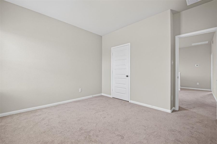 Spacious, unfurnished interior of a new home in Charleston Heights, Rosharon (Image 31).