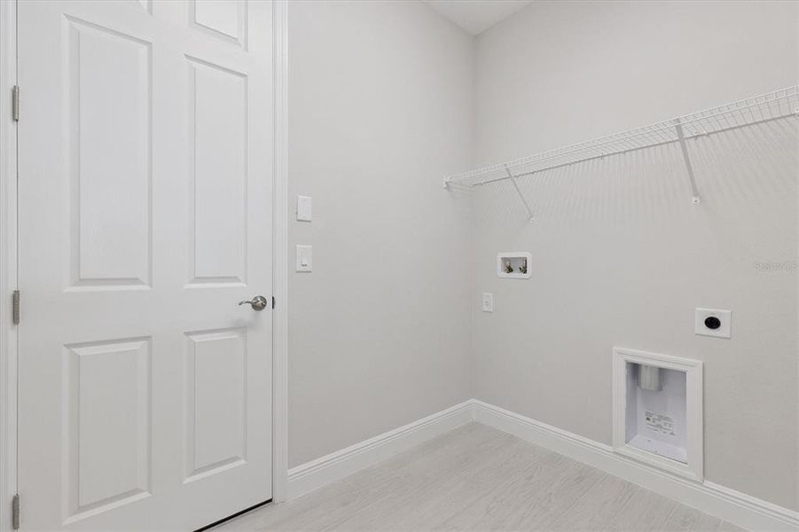 Spacious, unfurnished interior of a new home in Caldera, Spring Hill (Image 22).