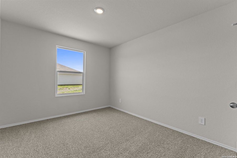 Spacious, unfurnished interior of a new home in Navarro Fields, Seguin (Image 10).