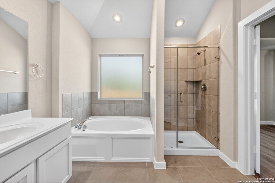 Furnished interior view inside a new home in Winding Brook, San Antonio (Image 6).