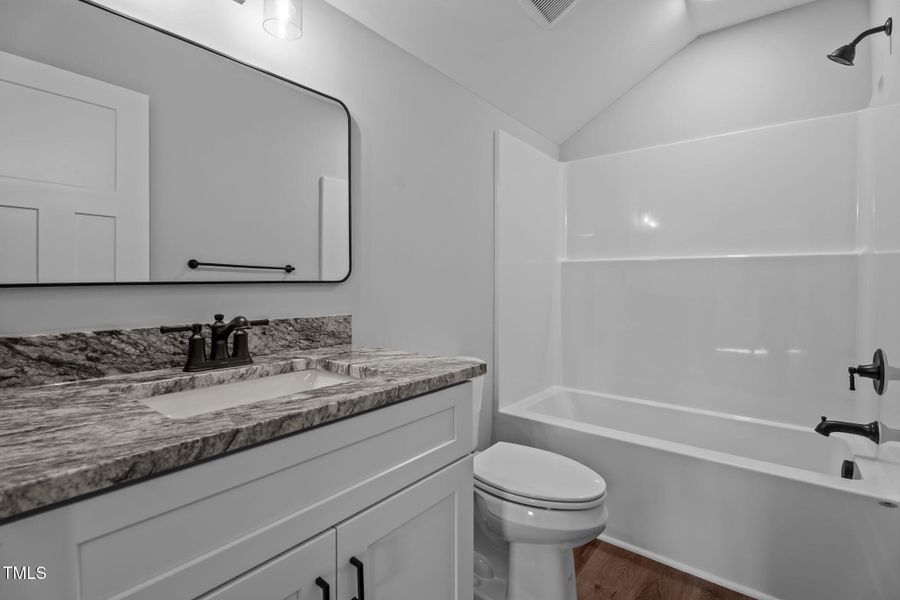 74-web-or-mls-DSC08834 74-web-or-mls-DSC08834