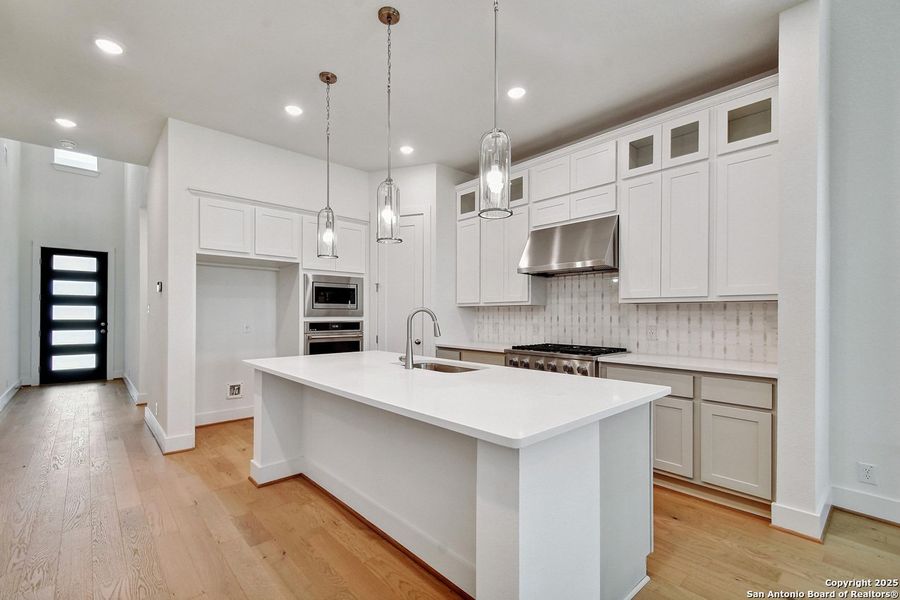 Furnished interior view inside a new home in Homestead, Schertz (Image 11).