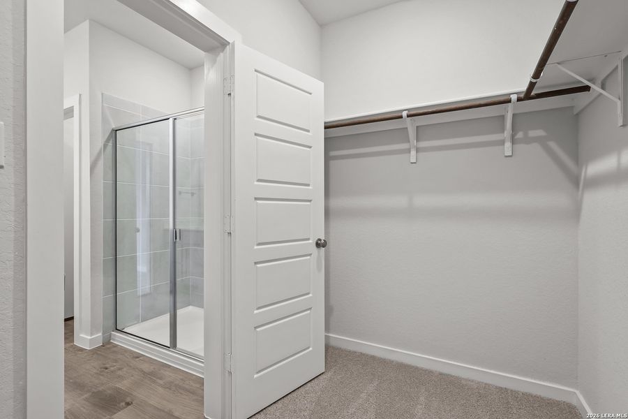 Spacious, unfurnished interior of a new home in Senna, Leon Valley (Image 26).