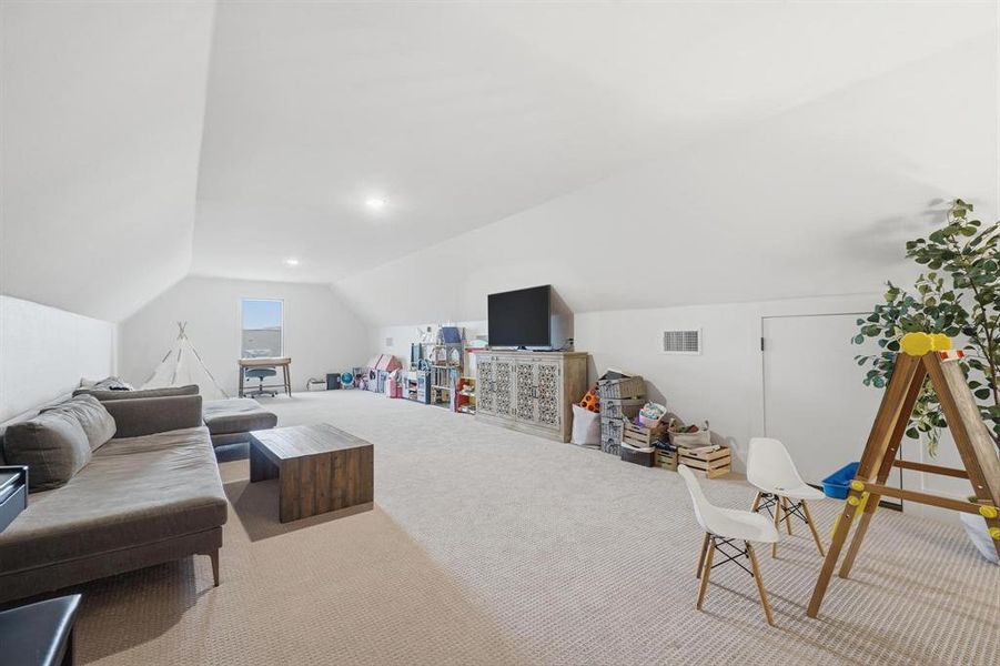 Furnished interior view inside a new home in , Abilene (Image 7).