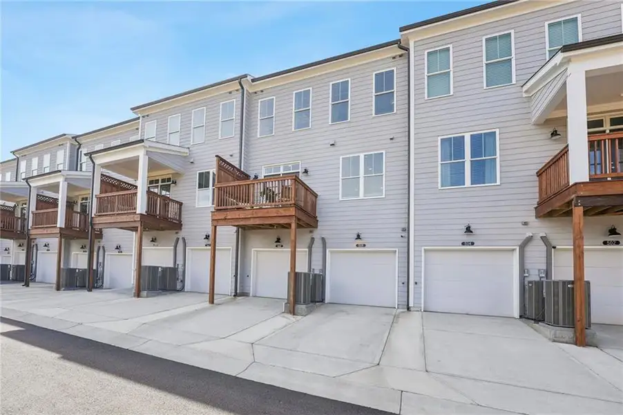 Image 39 of a home in Market Square at Sawnee Village.