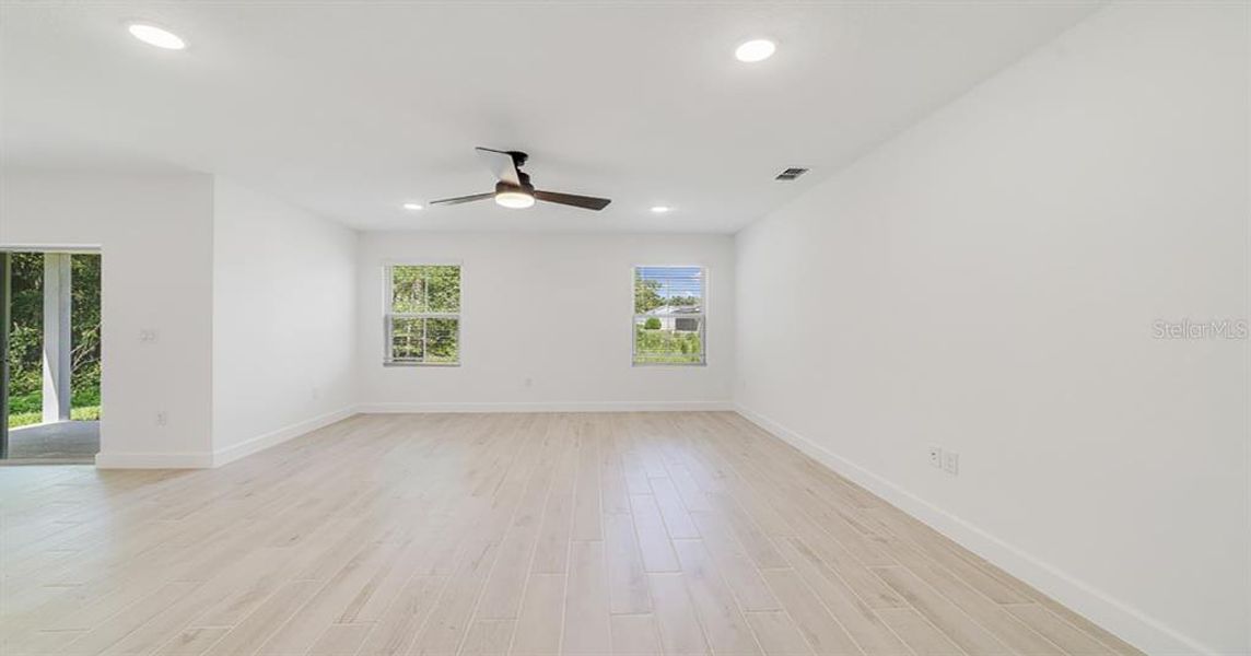 Spacious, unfurnished interior of a new home in Aspire at Marion Oaks, Ocala (Image 15). Spacious, unfurnished interior of a new home in Aspire at Marion Oaks, Ocala (Image 15).