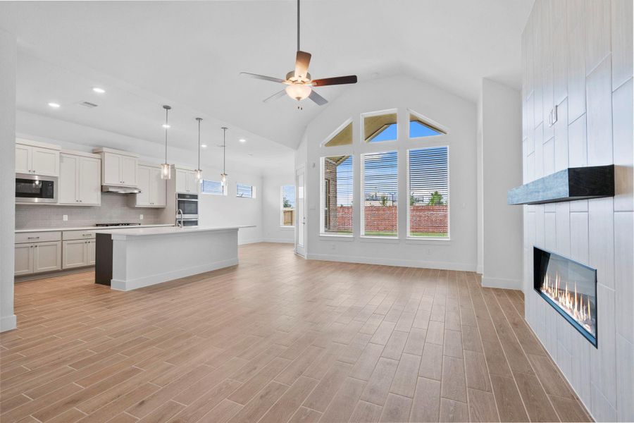 Spacious, unfurnished interior of a new home in Grange, Katy (Image 31).