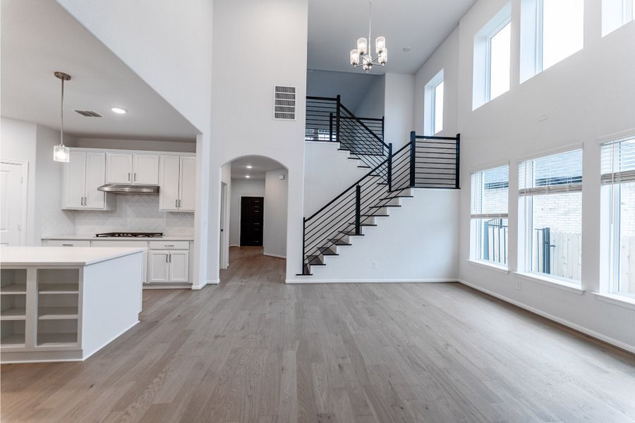 Spacious, unfurnished interior of a new home in Santa Rita Ranch, Liberty Hill (Image 15).