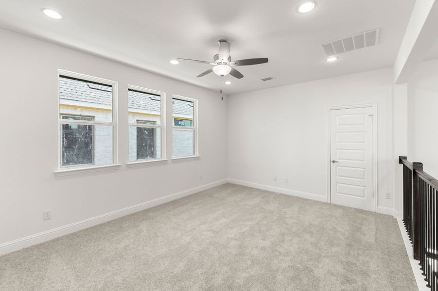Representative unfurnished interior of a home built from the Grayson by UnionMain Homes in Cambridge Crossing, Celina (Image 44).